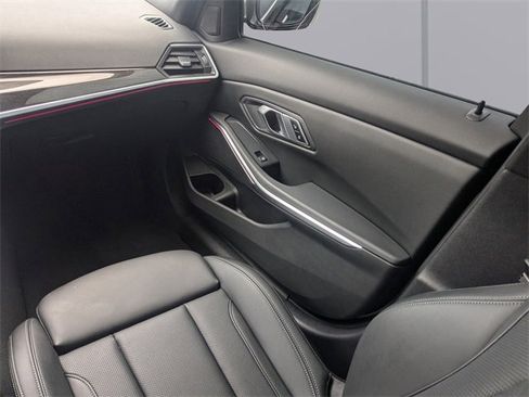 Used 2023 BMW 330i Sedan image 15