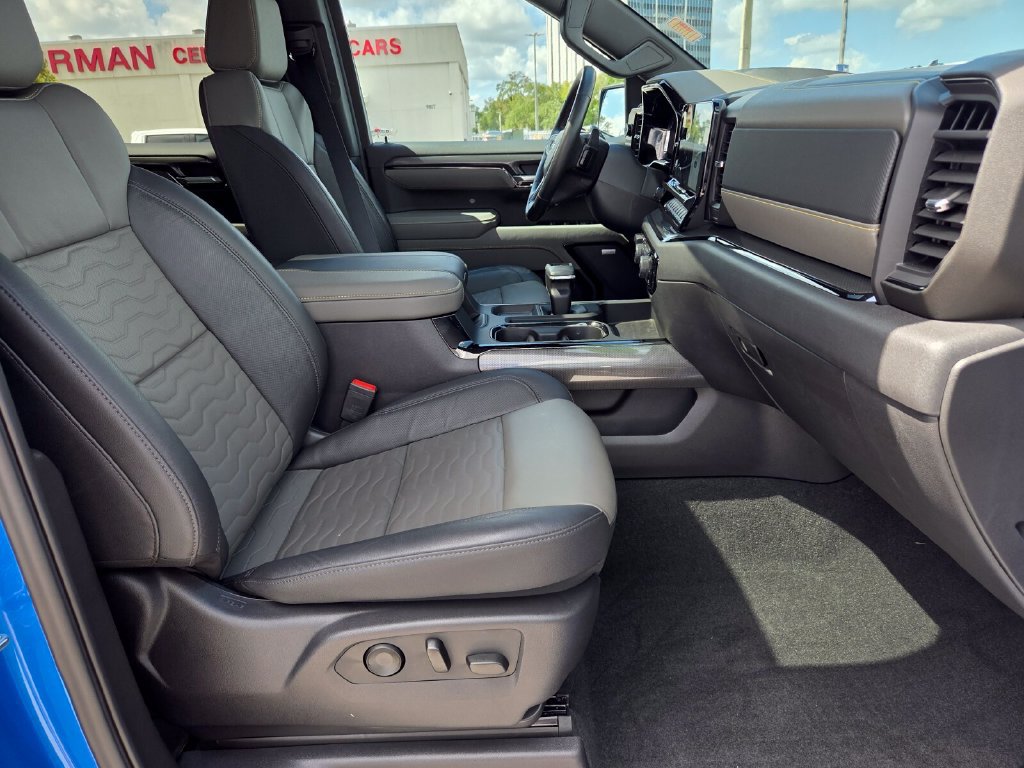 Used 2025 Chevrolet Silverado 1500 ZR2 w/ Technology Package AWD/4WD image 17