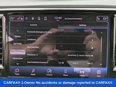 Used 2024 Chrysler Pacifica Touring-L FWD image 7