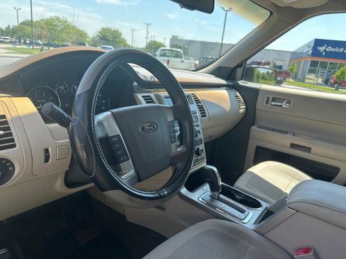 Used 2012 Ford Flex SE FWD image 11