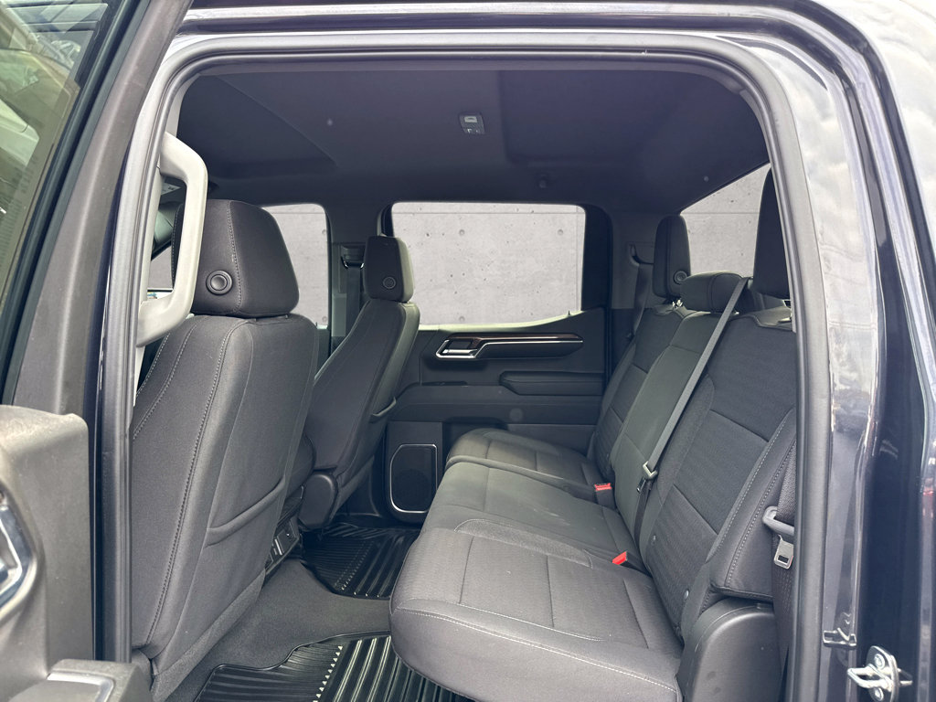 Used 2024 Chevrolet Silverado 1500 LT AWD/4WD image 9