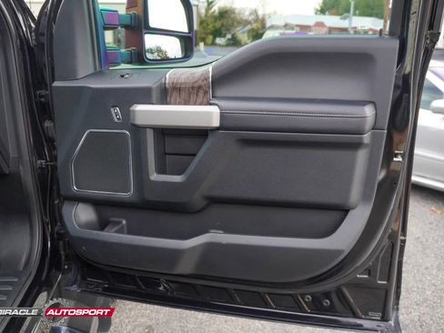 Used 2019 Ford F450 Lariat image 29