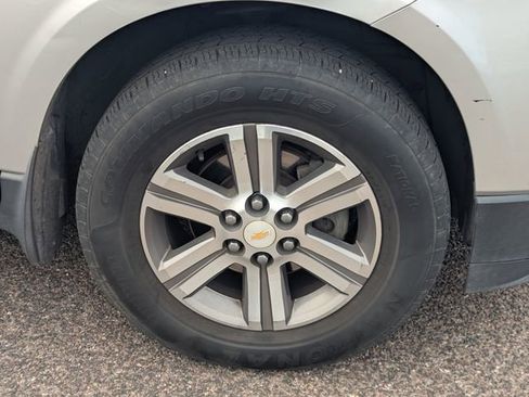 Used 2016 Chevrolet Traverse LT image 8