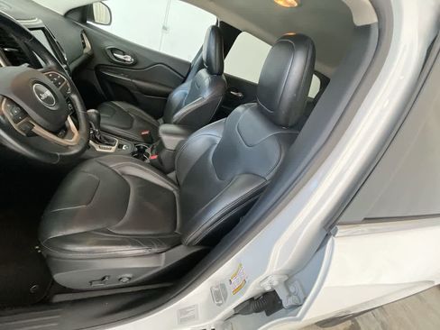Used 2016 Jeep Cherokee Limited FWD image 11