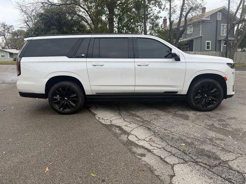 Used 2021 Cadillac Escalade ESV Sport w/ Driver Assist Tech Package image 4