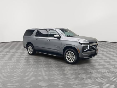 Certified 2025 Chevrolet Suburban Premier w/ Sun And Tow Package image 40