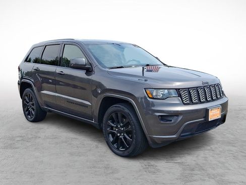 Used 2019 Jeep Grand Cherokee Altitude AWD/4WD image 7