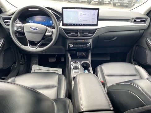 Used 2023 Ford Escape Platinum image 5