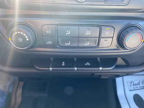 Used 2018 Chevrolet Silverado 1500 Custom w/ Custom Convenience Package image 15