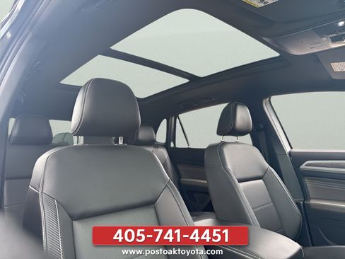 Used 2023 Volkswagen Atlas Cross Sport SE FWD image 9