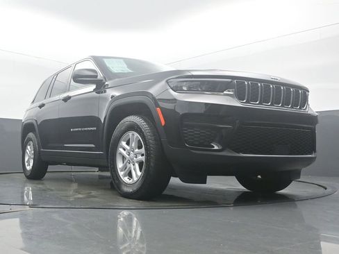 Used 2024 Jeep Grand Cherokee Laredo AWD/4WD image 53