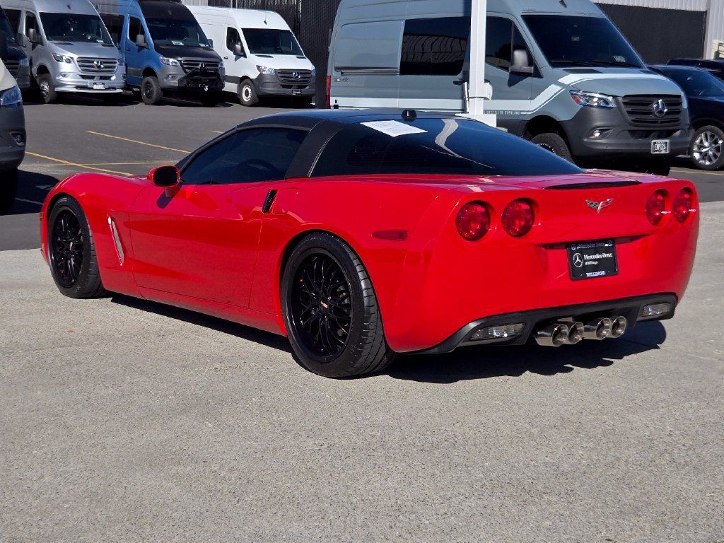 Used 2005 Chevrolet Corvette Coupe w/ Preferred Equipment Group RWD image 11