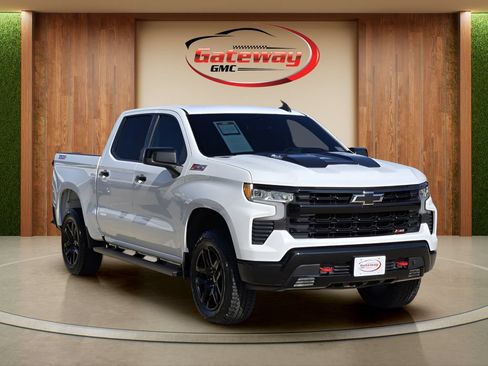 Used 2025 Chevrolet Silverado 1500 LT Trail Boss AWD/4WD image 3