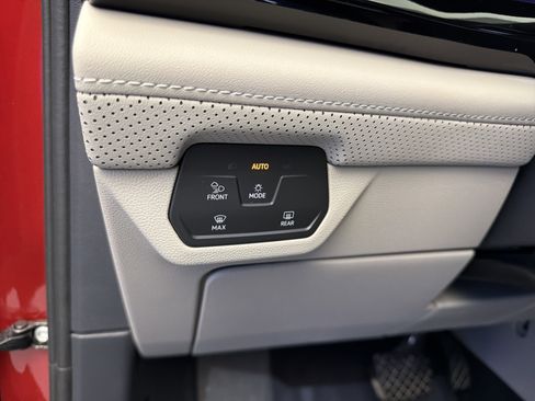 Used 2024 Volkswagen Atlas SE FWD image 15