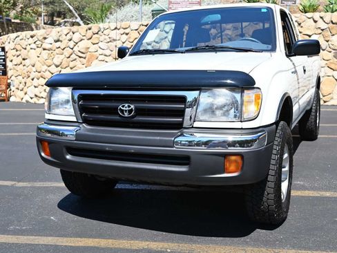 Used 1998 Toyota Tacoma 4x4 Xtracab V6 w/ Convenience Pkg image 4