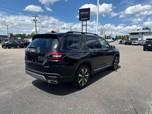 Used 2025 Honda Pilot Touring image 5