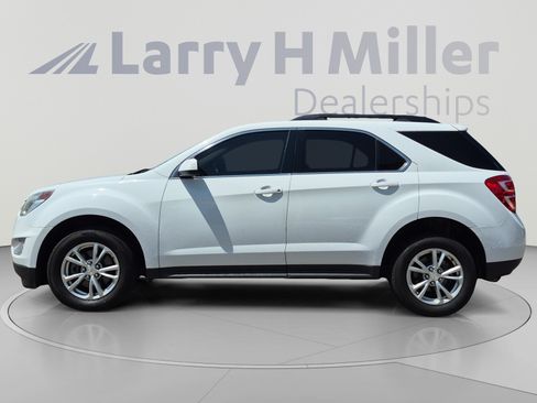 Used 2017 Chevrolet Equinox LT w/ Convenience Package FWD image 2