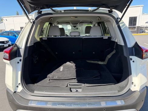 Used 2023 Nissan Rogue SV FWD image 32