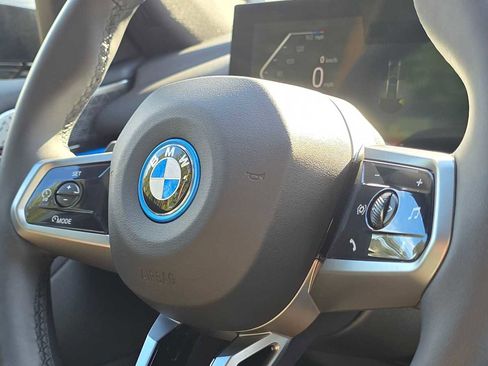 Used 2025 BMW i5 xDrive40 w/ M Sport Package image 34