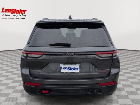 Used 2022 Jeep Grand Cherokee Trailhawk w/ ADV Protech Group II AWD/4WD image 4