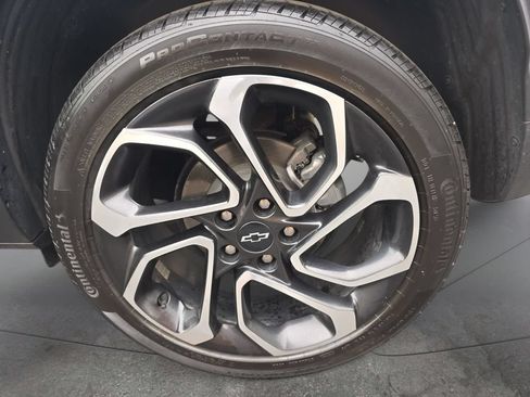 Used 2025 Chevrolet Trax RS w/ Driver Confidence Package FWD image 32