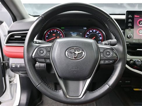 Used 2022 Toyota Camry XSE image 10