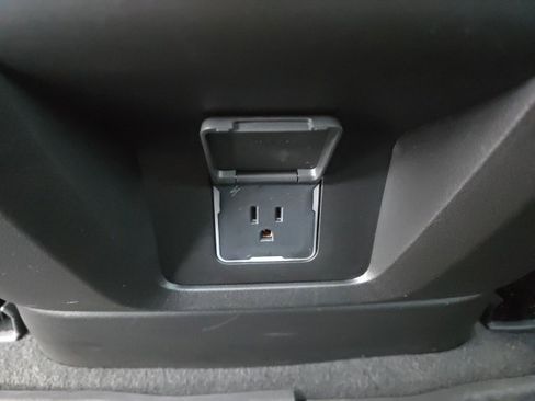 Used 2023 Chevrolet Tahoe High Country image 52