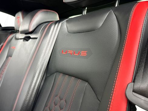 Used 2024 Lamborghini Urus S AWD/4WD image 36