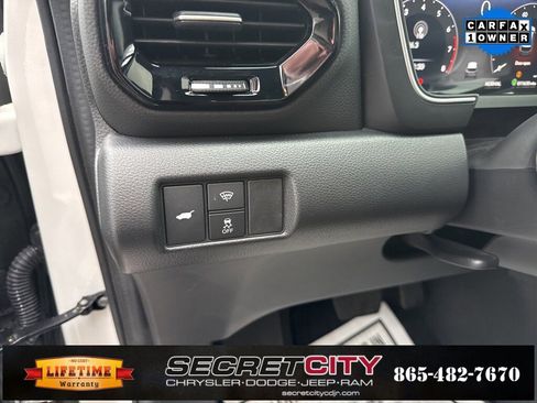 Used 2025 Honda Pilot Black Edition image 35