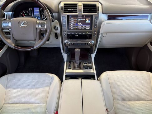 Used 2019 Lexus GX 460 Luxury AWD/4WD image 17