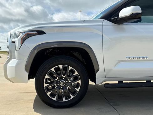 Used 2024 Toyota Tundra Limited w/ Power Package AWD/4WD image 5