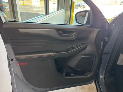 Certified 2023 Ford Escape Active AWD/4WD image 22