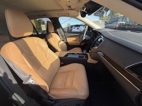 Used 2016 Volvo XC90 T6 Momentum w/ Momentum Plus Package AWD/4WD image 8