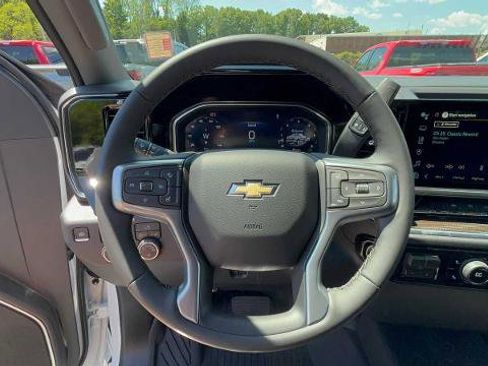 Used 2026 Chevrolet Silverado 1500 LT AWD/4WD image 13