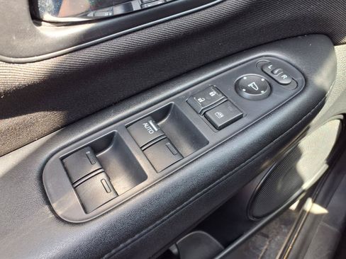Used 2016 Honda HR-V LX image 19