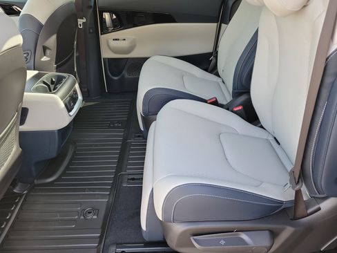 New 2026 Kia Carnival SX Prestige image 6