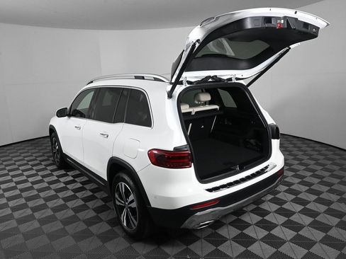 Used 2025 Mercedes-Benz GLB 250 image 31