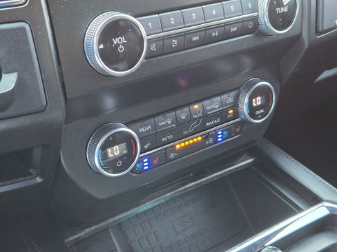 Used 2021 Ford Expedition Limited image 18