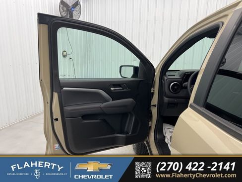 Used 2023 Chevrolet Colorado Z71 w/ Z71 Convenience Package 2 image 8