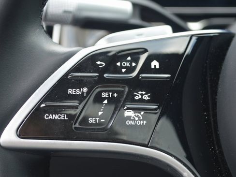 Used 2025 Mercedes-Benz S 580 4MATIC Sedan image 16