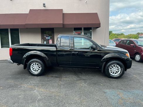 Used 2014 Nissan Frontier SV AWD/4WD image 4