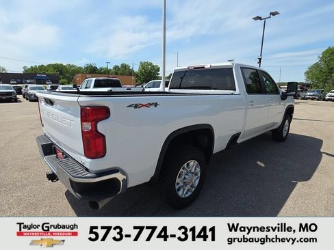 Used 2024 Chevrolet Silverado 3500 LT AWD/4WD image 9