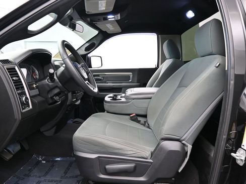Used 2018 RAM 1500 Express w/ Black Ram 1500 Express Group RWD image 11