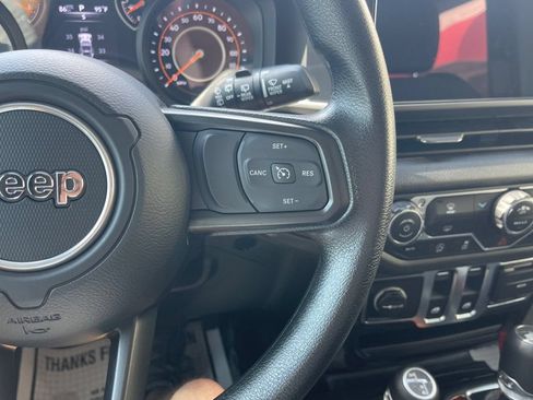 Used 2025 Jeep Wrangler Sport AWD/4WD image 17