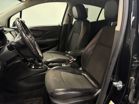 Used 2020 Buick Encore Preferred w/ Safety Package image 23