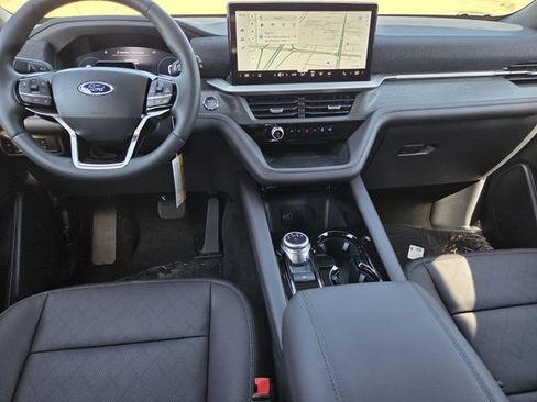 New 2026 Ford Explorer Platinum RWD image 5