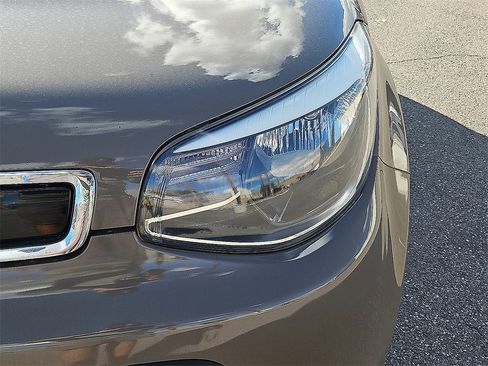 Used 2015 Kia Soul + image 9