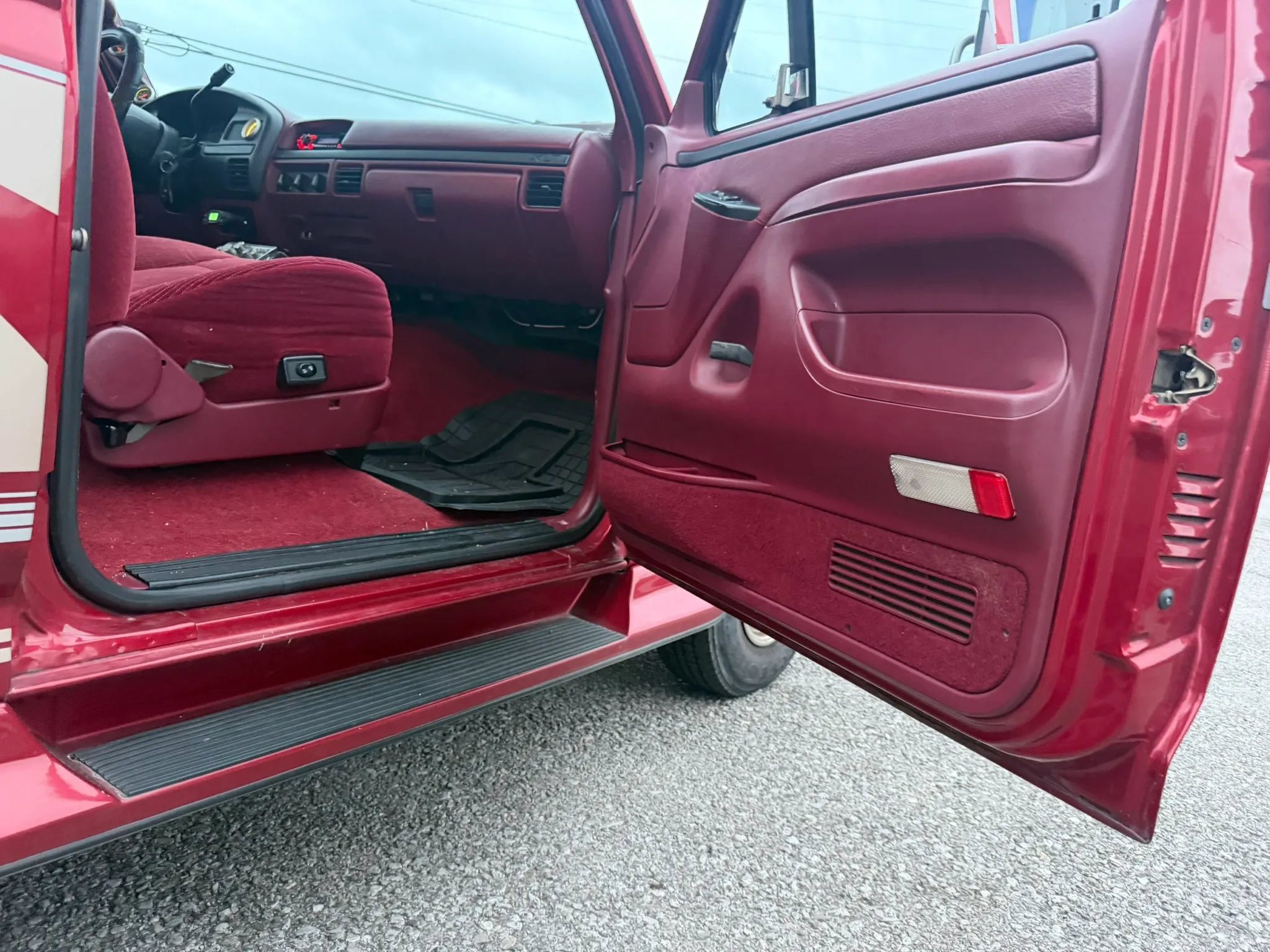 Used 1997 Ford F350 2WD SuperCab DRW image 27