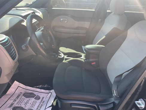 Used 2015 Kia Soul FWD image 9