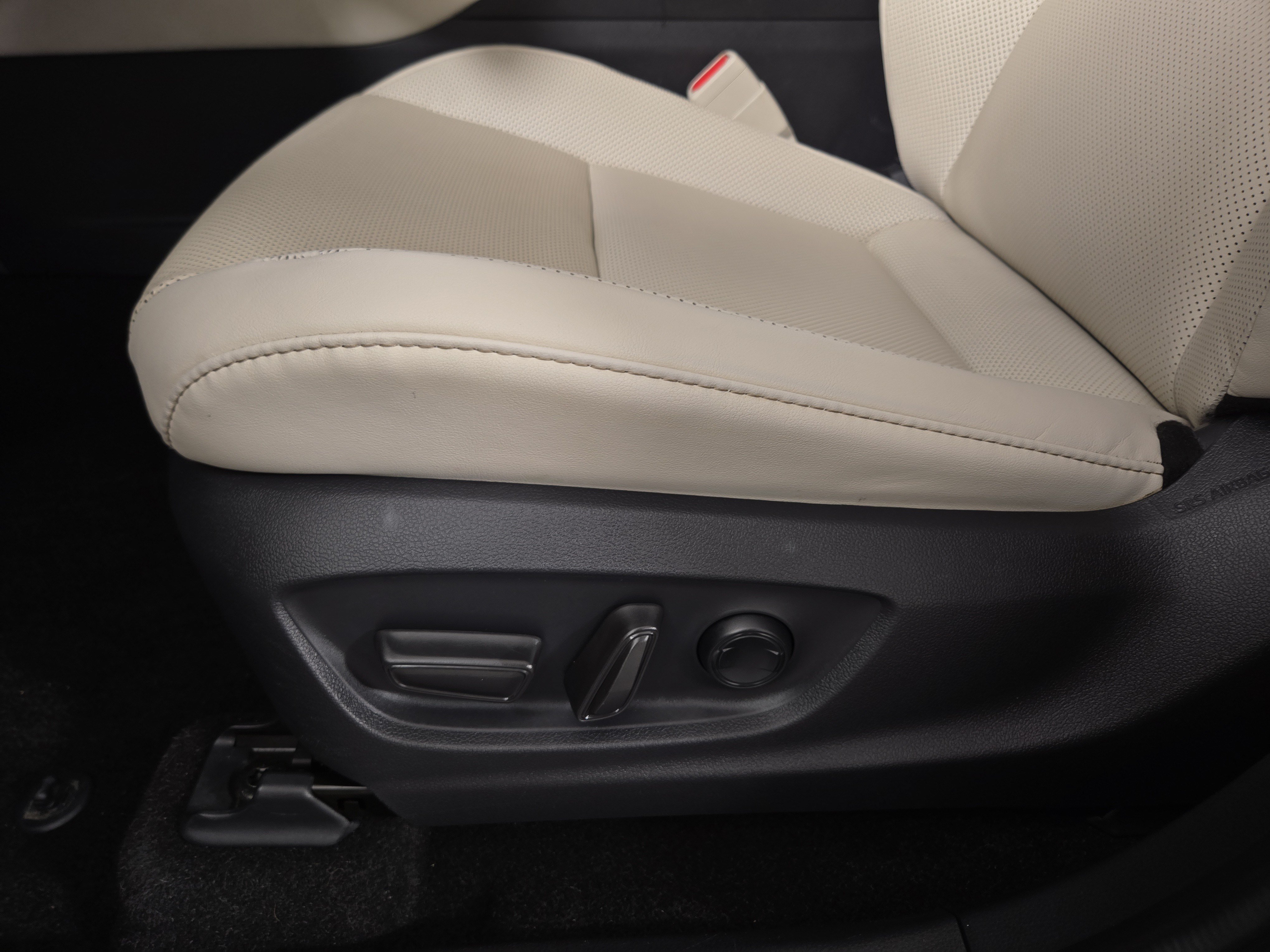 Used 2024 Toyota Crown AWD/4WD image 31